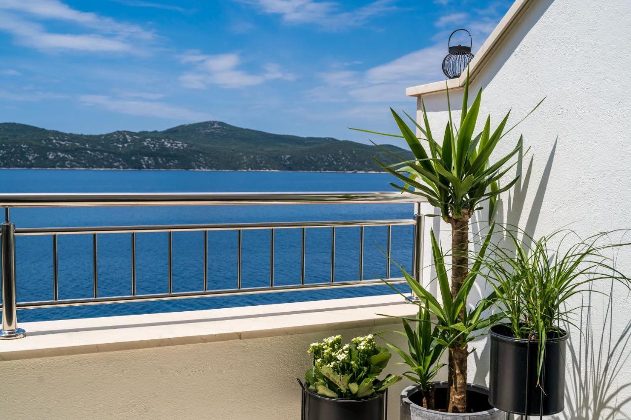 Apartments Ratac Lobrovic With Private Beach And Beautiful Sunset 슬라노 외부 사진