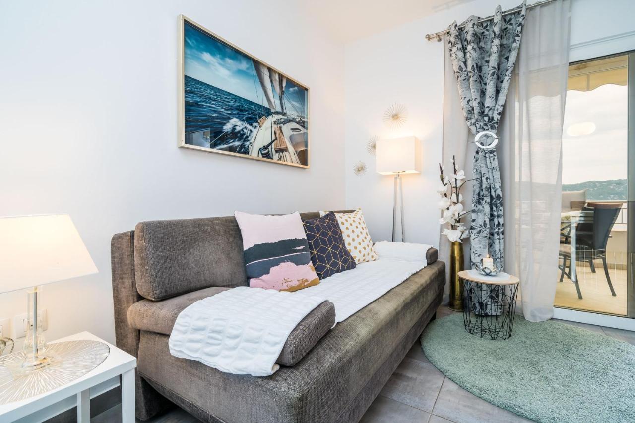Apartments Ratac Lobrovic With Private Beach And Beautiful Sunset 슬라노 외부 사진