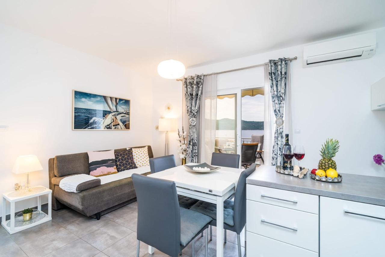 Apartments Ratac Lobrovic With Private Beach And Beautiful Sunset 슬라노 외부 사진