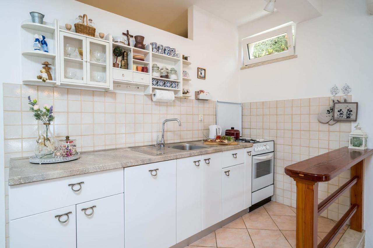 Apartments Ratac Lobrovic With Private Beach And Beautiful Sunset 슬라노 외부 사진