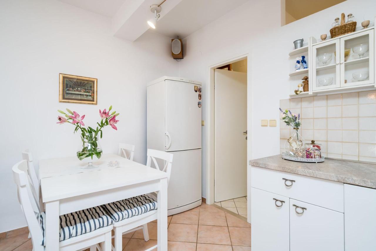 Apartments Ratac Lobrovic With Private Beach And Beautiful Sunset 슬라노 외부 사진