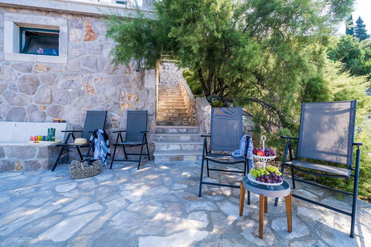 Apartments Ratac Lobrovic With Private Beach And Beautiful Sunset 슬라노 외부 사진