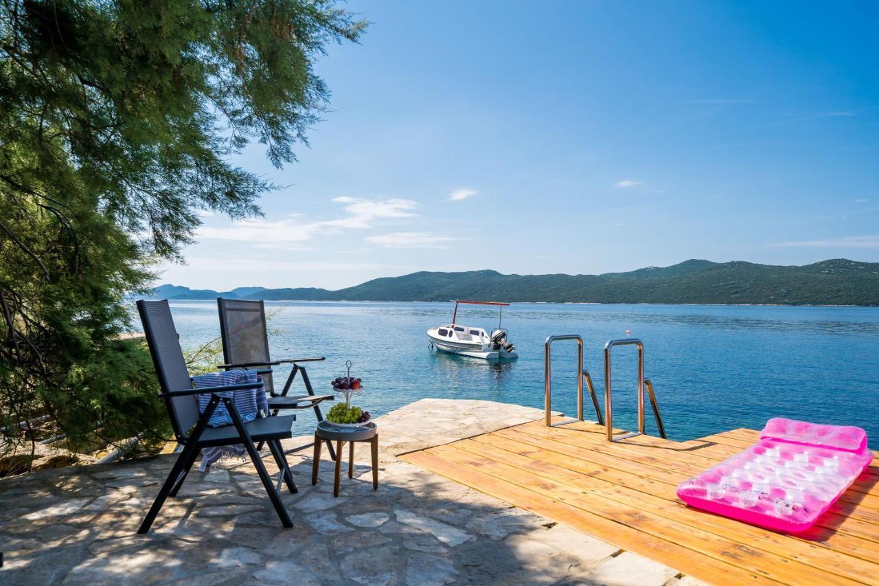 Apartments Ratac Lobrovic With Private Beach And Beautiful Sunset 슬라노 외부 사진