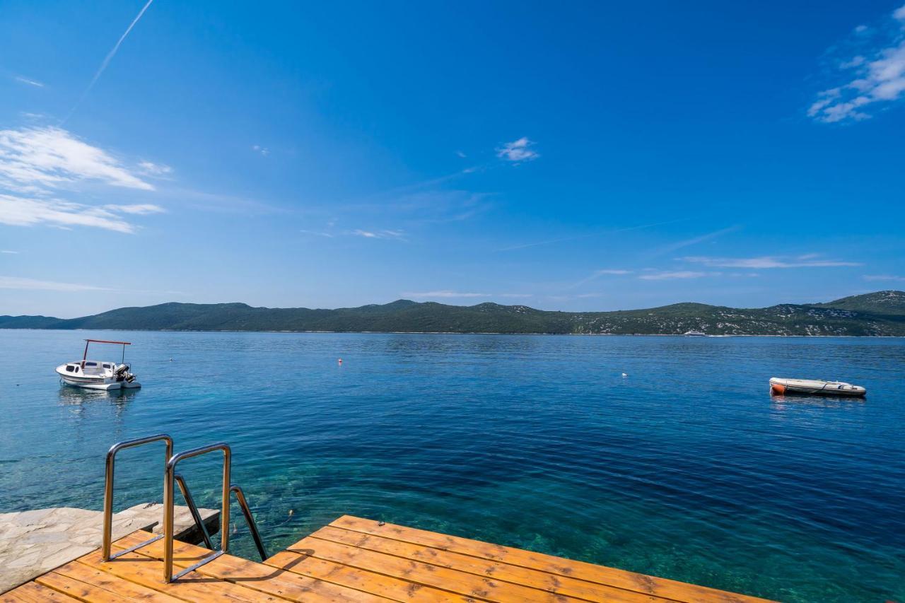 Apartments Ratac Lobrovic With Private Beach And Beautiful Sunset 슬라노 외부 사진