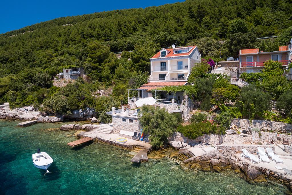 Apartments Ratac Lobrovic With Private Beach And Beautiful Sunset 슬라노 외부 사진