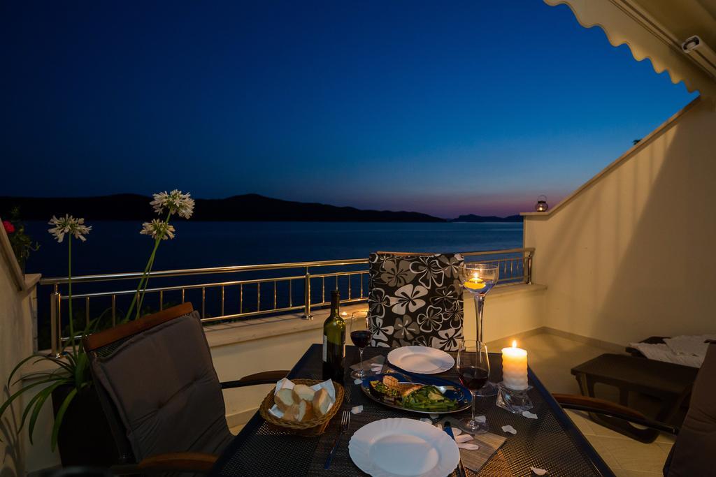 Apartments Ratac Lobrovic With Private Beach And Beautiful Sunset 슬라노 외부 사진